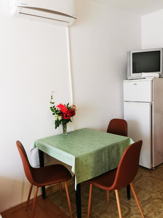 Apartment Dasek Ii, Njivice Extérieur photo